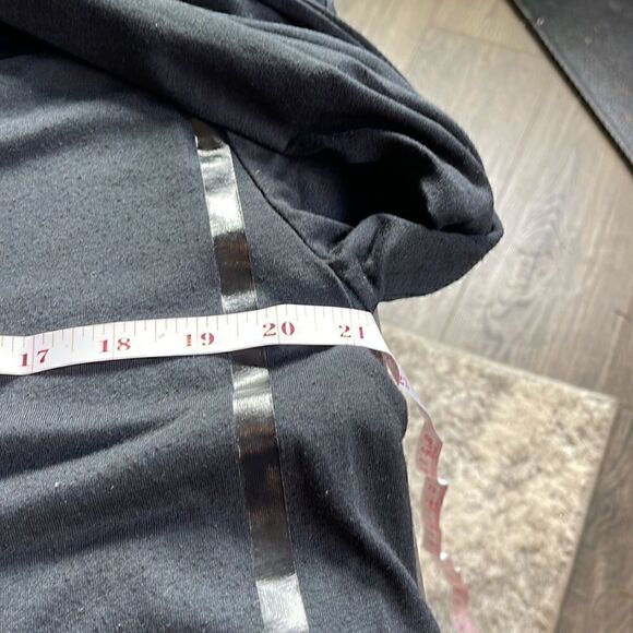 Nike dri-fit mens large long sleeved shirt, nice logo on front. - Picture 5 of 7